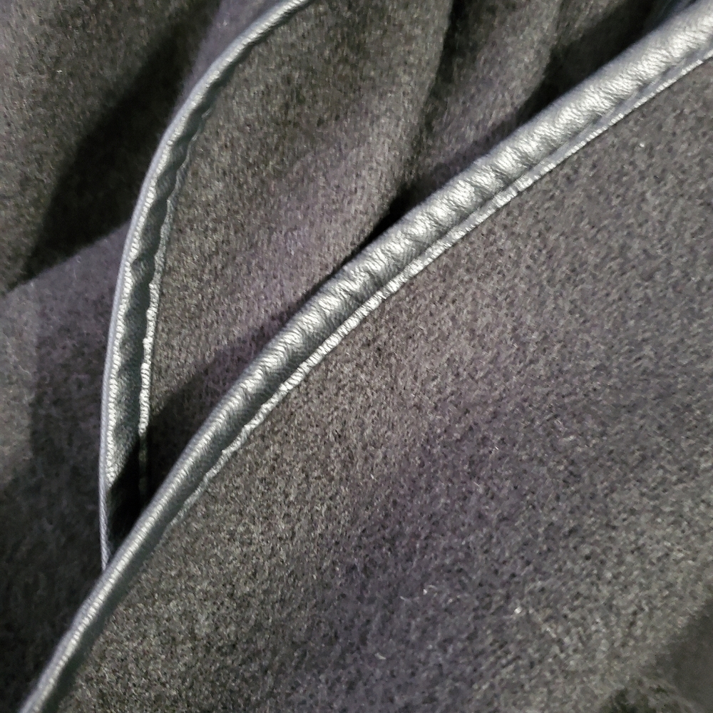 Black Shawl/Coat Nice & Warm…Jacket - Picture 6 of 7